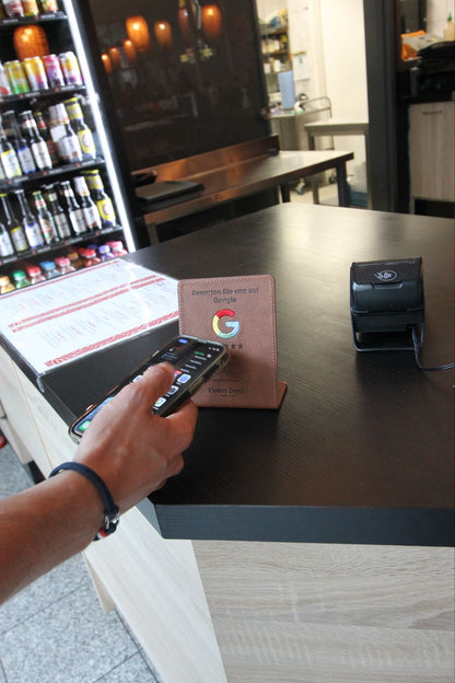 Google Bewertungs-Aufsteller – Premium Kunstleder mit NFC | Reviewify